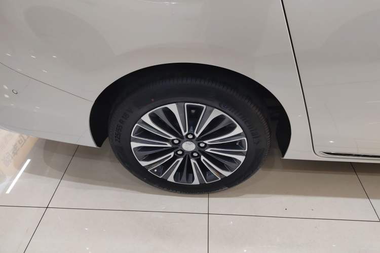 Used Buick GL8 2023 ES Lu Zun Flagship Model
