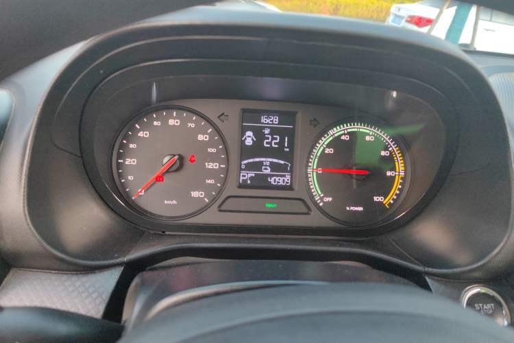 Used Roewe Clever 2021 302 km New Four-Seater Super-Efficient Version