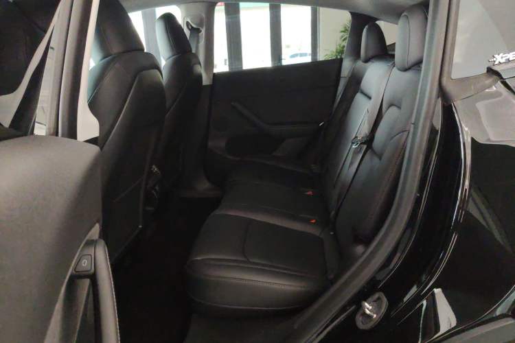 Used Tesla Model Y 2023 Long-Range All-Wheel-Drive Version
