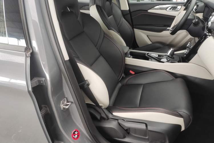 Used Lynk & Co 02 2019 1.5T DCT Two-Wheel Drive Zhaoban Version China VI Standard
