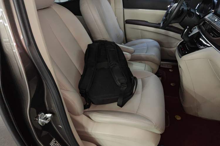 Used Buick GL8 2023 Land Executive Class Comfort Model