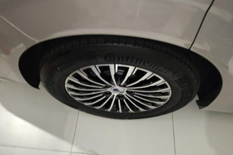 Used Denza D9 2024 DM-i 1050 Luxury Model