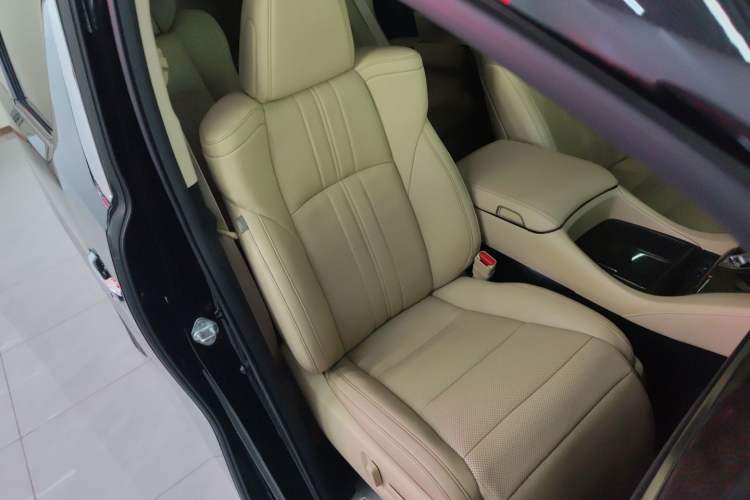 Used Toyota Alphard 2020 Dual-Engine 2.5L Prestige Edition
