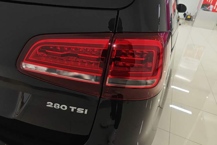 Used Volkswagen Sharan 2018 280TSI Enjoyment Model 7 Seats
