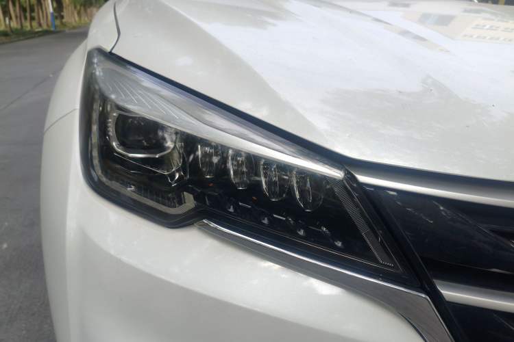 Used Changan CS85 COUPE 2019 1.5T DCT Luxury Version China VI Standard