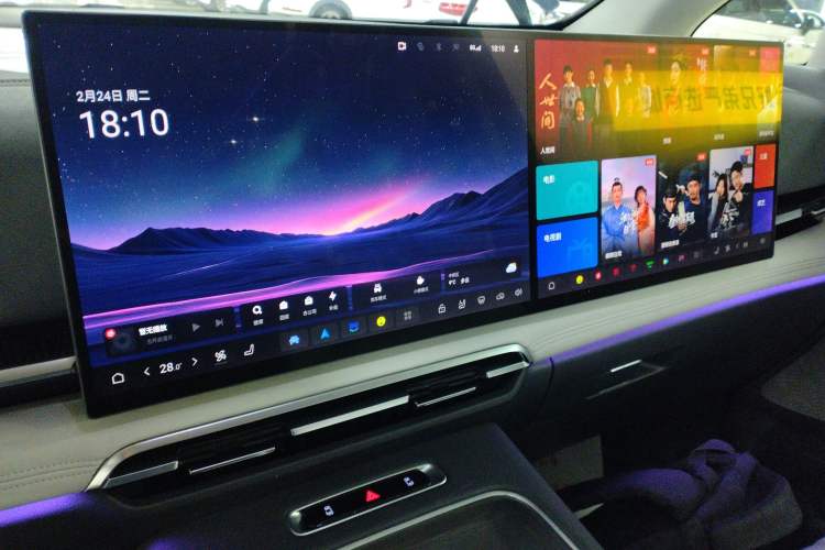 Used VOYAH Dream 2025 PHEV Four-Wheel-Drive Flagship Kunpeng Edition
