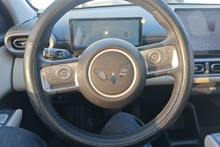 Used Wuling Bingo PLUS 2024 330 km Range Five-Seater Version