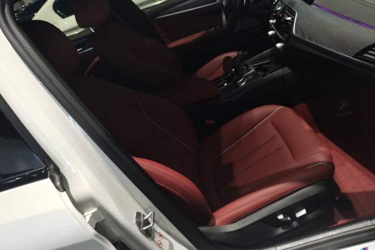 Used BMW 5 Series 2022 Second Facelift 530Li Leading Edition M Sport Package
