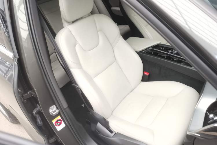 Used Volvo XC60 2018 T5 4x4 Zhiyi Edition