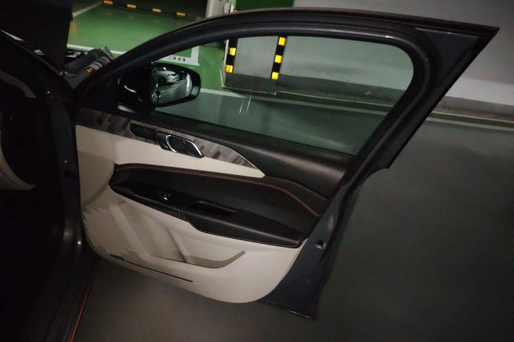 Used Lynk & Co 02 2018 1.5T DCT Two-Wheel Drive Zhaopu Version China V Standard
