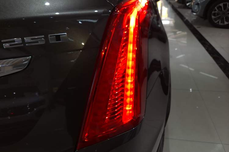 Used Cadillac XT5 2018 25T Luxury Model