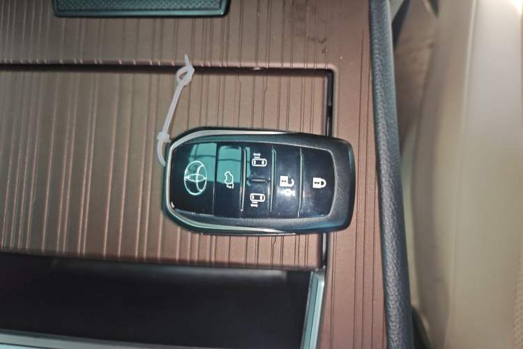 Used Toyota Granvia 2023 2.5L Hybrid Prestige PLUS Edition
