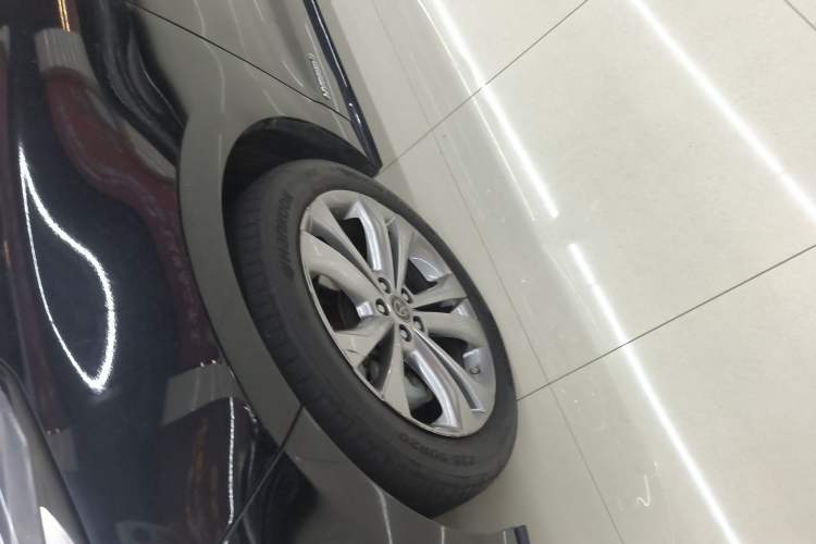 Used Toyota Sienna 2023 2.5L Hybrid Deluxe Edition
