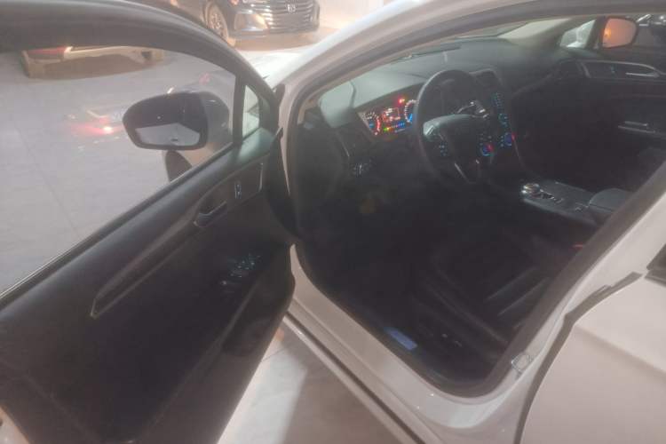 Used Ford Mondeo 2017 EcoBoost 200 Stylish Model