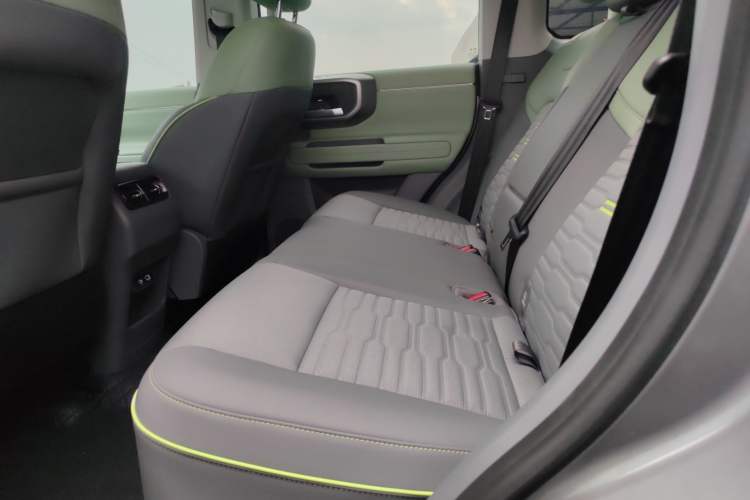 Used Beijing Auto BJ40 2024 2.0D All-New Blade Hero Crosser
