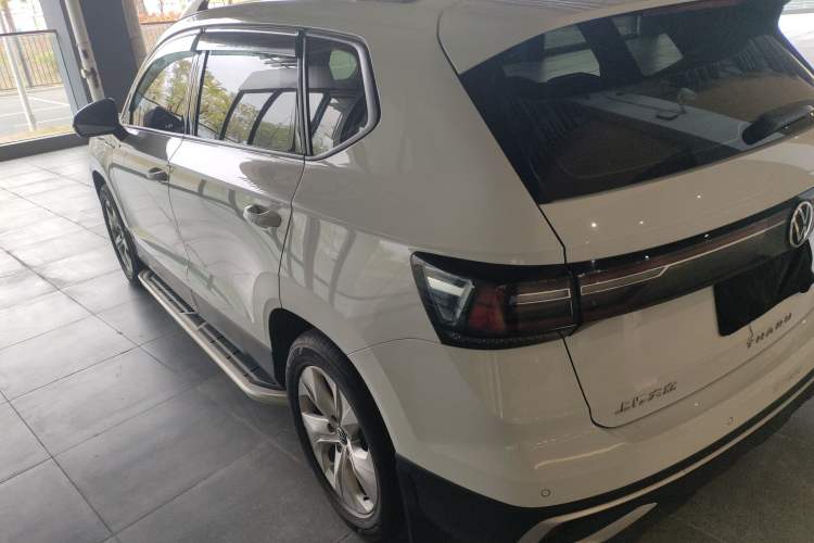 Used Volkswagen Tharu 2023 300TSI Two-Wheel-Drive Crescent Edition