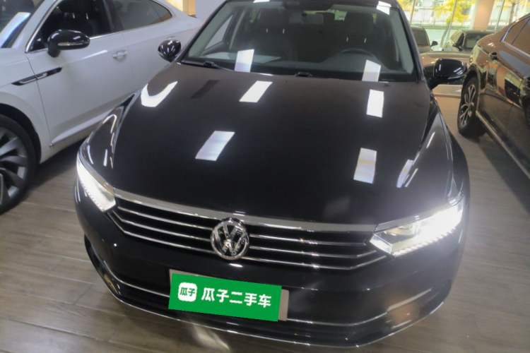 Used Volkswagen Magotan 2019 330TSI DSG Leading Model China VI Standard