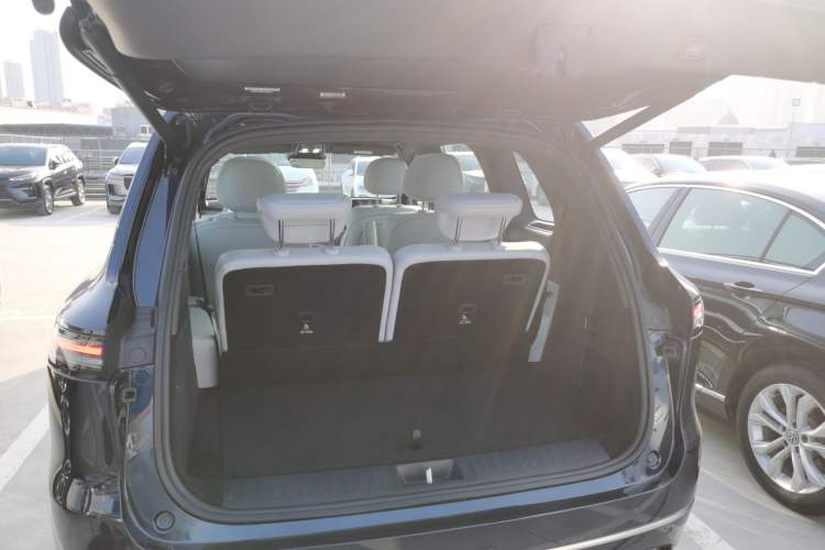 Used  S09 2025 Rear-Drive Ultra+
