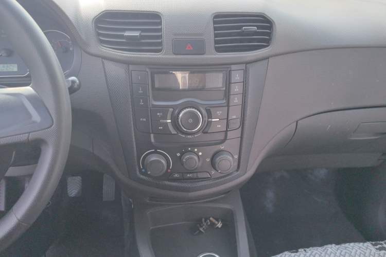 Used Wuling Hongguang 2015 1.5L S Base Model China IV
