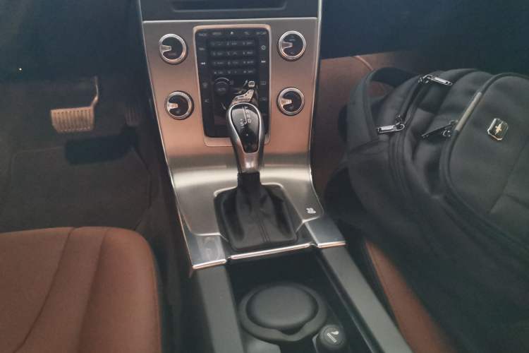 Used Volvo S60 2016 S60L T4 Zhiyuan Edition
