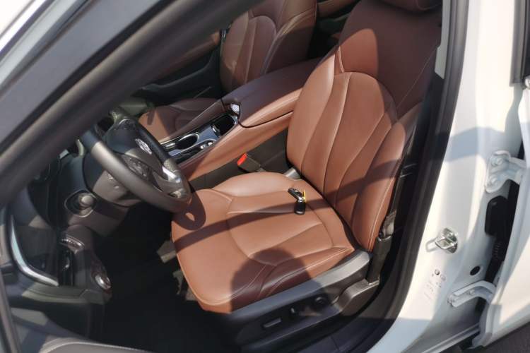 Used Buick Envision 2019 20T Two-Wheel Drive Luxury Version China V Standard
