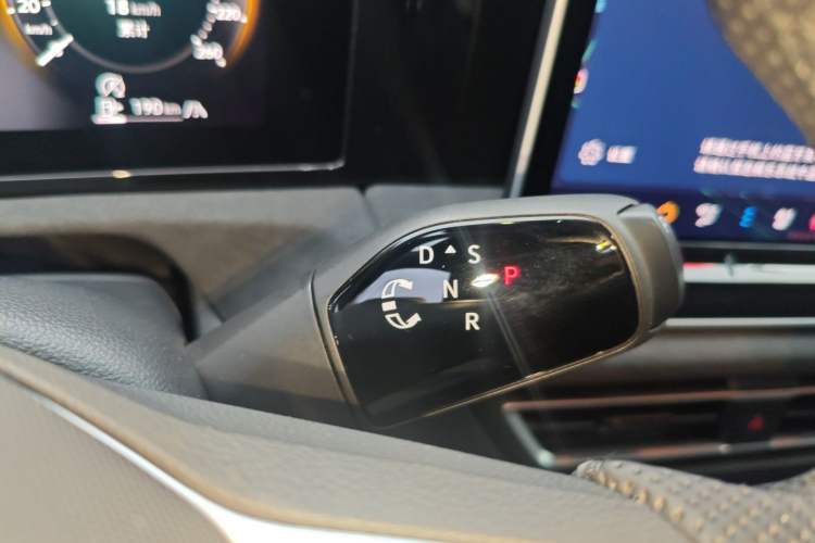 Used Volkswagen Tiguan L 2024 PRO 380TSI Four-Wheel Drive R-Line Prestige Edition
