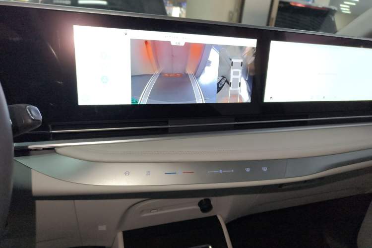 Used SAIC MAXUS Dajia 9 2024 Super Hybrid Long-Range Forest Edition 7-Seater