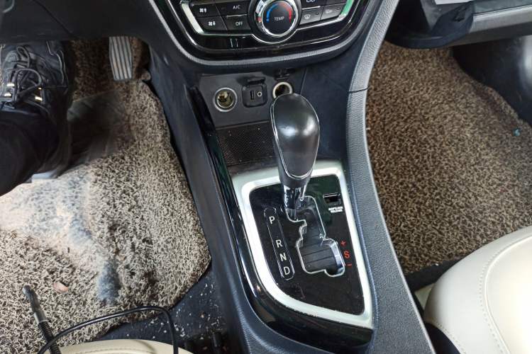 Used Changan Alsvin V7 2015 1.6L Automatic Enjoyment Model China V Standard