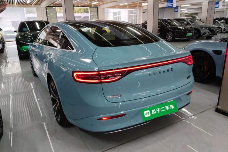 Used Hima Luxeed S7 2025 785 km Ultra