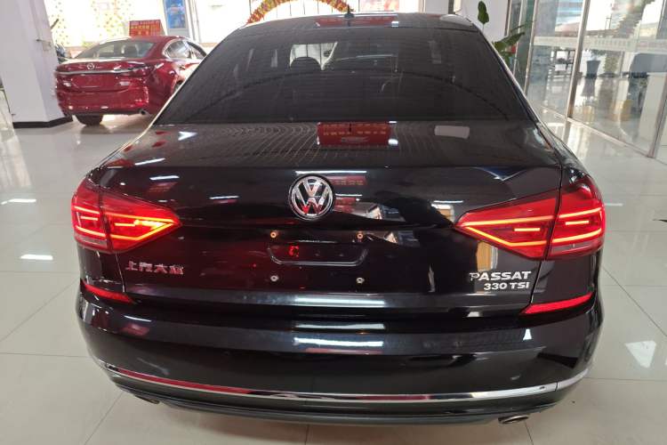 Used Volkswagen Passat 2017 330TSI DSG Luxury Edition
