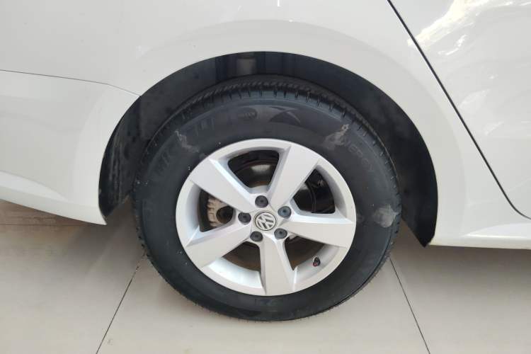 Used Volkswagen Lavida 2015 1.6L Automatic Fashion Edition