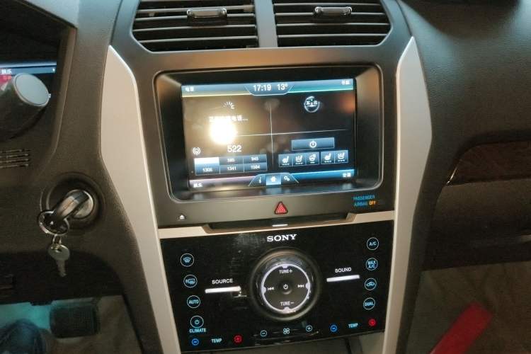 Used Ford Explorer 2013 3.5L Deluxe Model