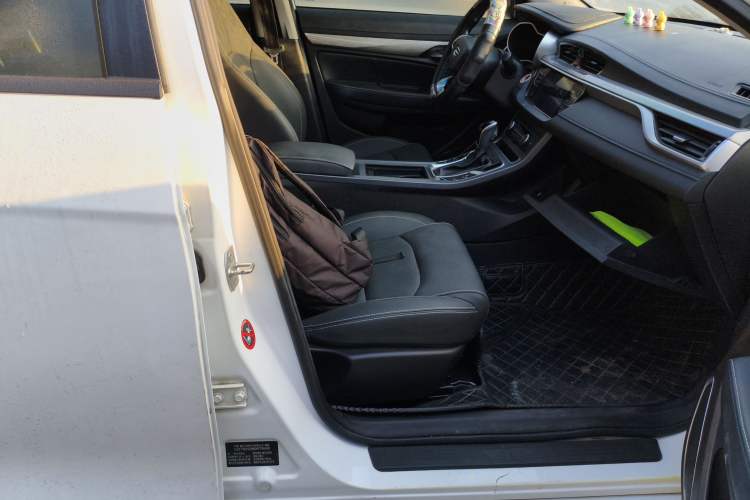 Used Geely Auto Emgrand 2019 Leading Edition 1.5L CVT Luxury Model China VI Standard
