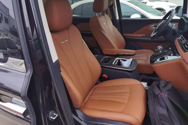 Used Hongqi HQ9 PHEV 2024 2.0T Four-Wheel Drive Business Edition
