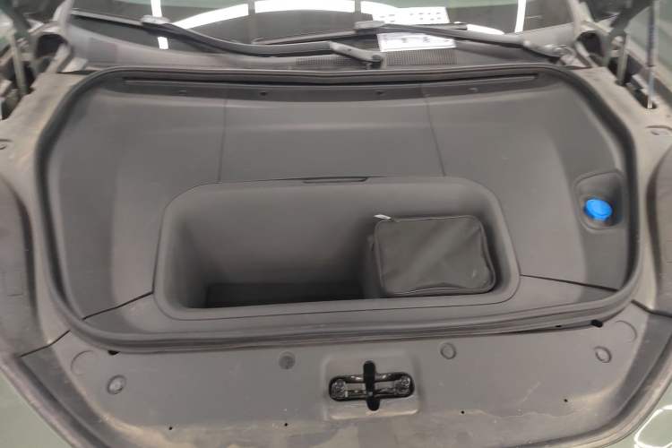 Used Zeekr 001 2025 WE Edition 95 kWh All-Wheel Drive
