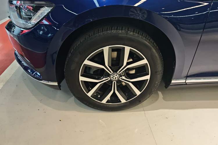 Used Volkswagen Variant 2018 380TSI Two-Wheel Drive Comfort Edition