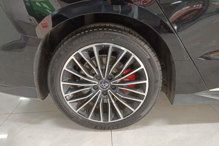 Used BYD Han 2025 EV with 701 km of Laser Radar-Enabled Intelligent Driving
