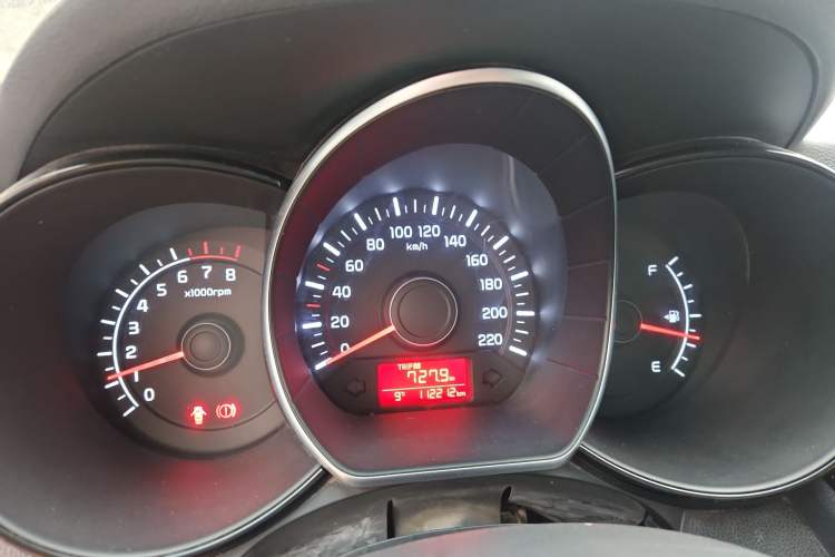 Used Kia K2 2015 Sedan 1.4L MT GLS
