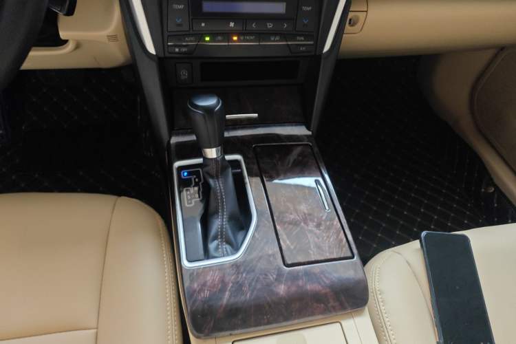 Used Toyota Camry 2016 2.0E 10th Anniversary Elite Edition