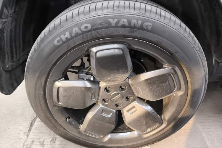 Used  V23 2025 501 Four-Wheel Drive Intelligent Driving Version
