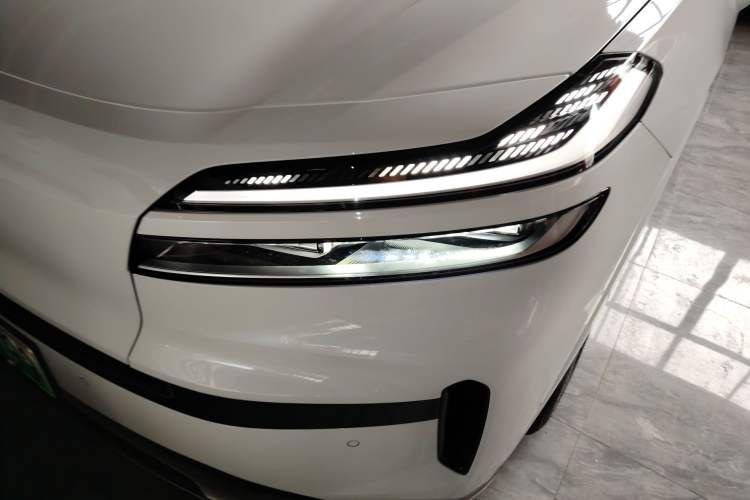 Used ONVO Luxeed L90 
