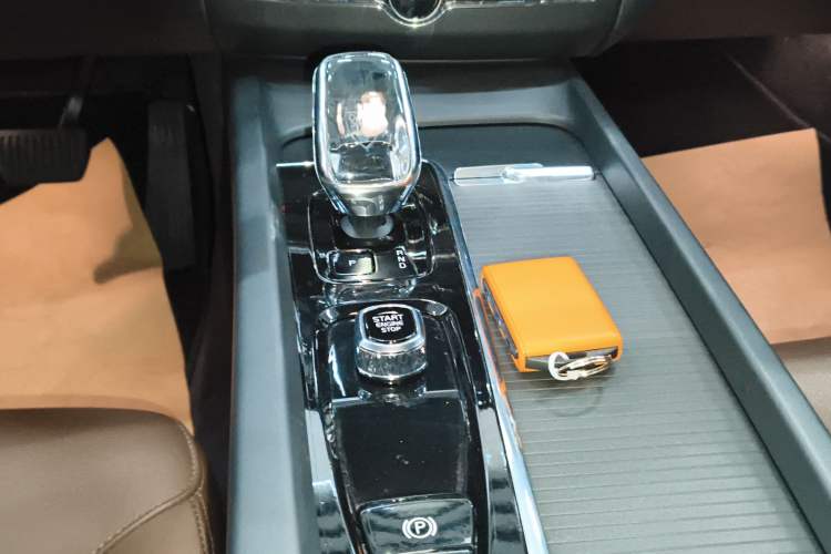 Used Volvo XC60 2023 B5 4x4 Smart Luxury Edition
