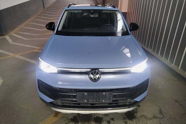 Used Volkswagen Tharu 2025 NewRui 300TSI Prestige Edition
