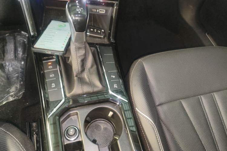 Used Volkswagen Passat 2024 380TSI Starry Luxury Edition
