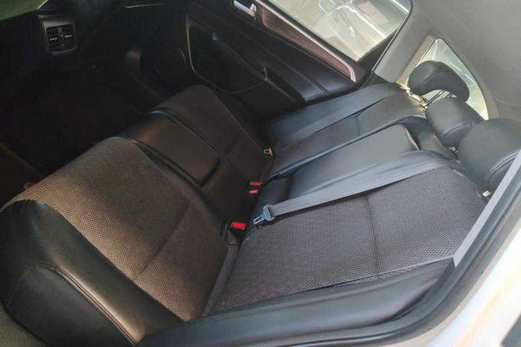 Used Honda Jade 2017 1.8L automatic Comfort version 5 seats
