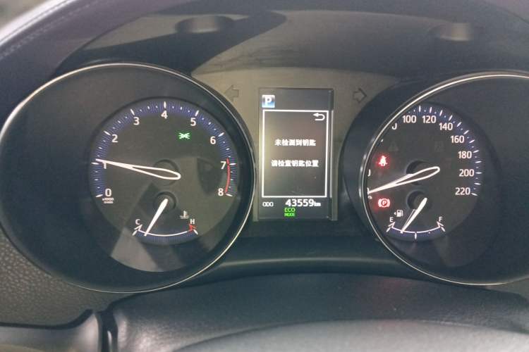 Used Toyota IZOA 2020 2.0L Yichi Version
