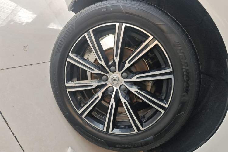 Used Volvo XC60 2020 T5 4x4 Smart Luxury Edition