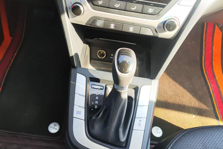 Used Hyundai Elantra 2016 1.6L Automatic ZhiXuan – Elite Version