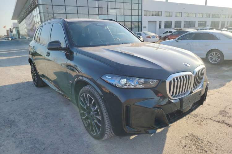 Used BMW X5 2023 xDrive 40Li M Sport Night Edition Package
