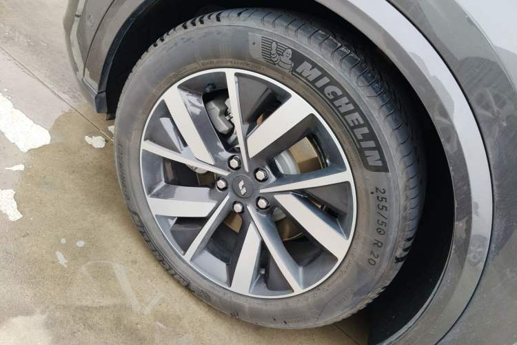 Used Li Auto L8 2023 Pro Model
